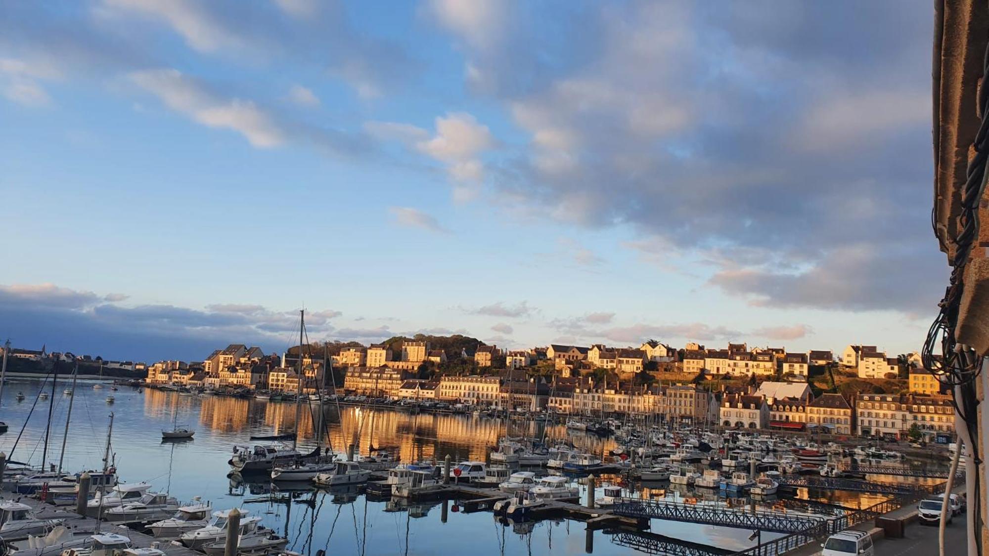 Anatoline Audierne Appart'Hotel Vue Mer - Sea & Harbor Stay ภายนอก รูปภาพ